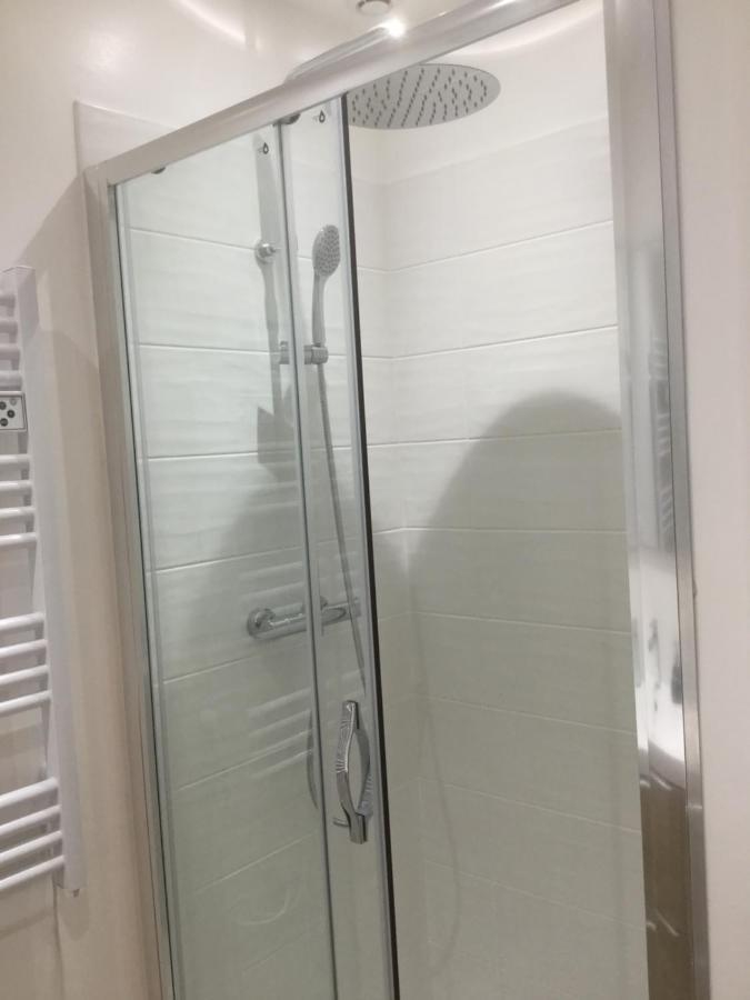 3 Chambres En Lit Double, 6 Personnes, Dans Appartement Entierement Renove, 70 M2 , Wifi,Climatisation, Tres Calme , Tout Equipe,Lit Bebe Clermont-Ferrand Exterior foto